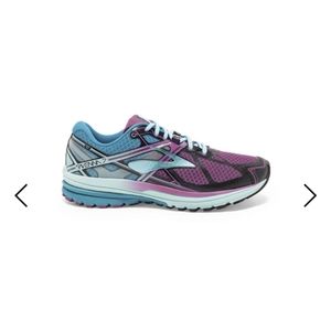 BROOKS size 11 Ravenna 7 running shoes
